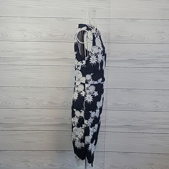 Banana Republic crocheted lace sheath dress - navy & white Women's Size 2 - Picture 5 of 13